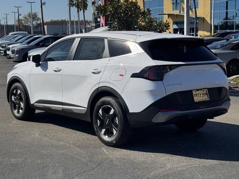 New 2026 Kia Sportage LX FWD image 4