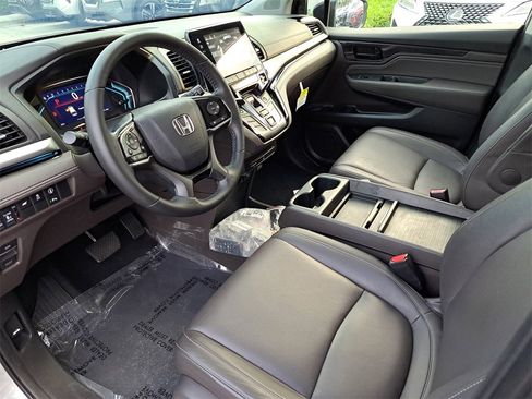 Used 2023 Honda Odyssey Touring image 14