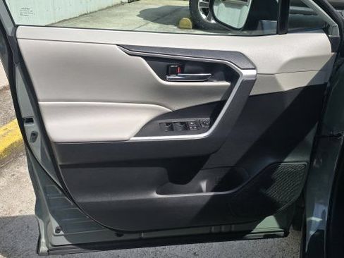 Used 2021 Toyota RAV4 XLE w/ Convenience Package AWD/4WD image 15