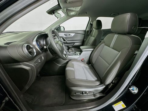 Used 2025 Chevrolet Blazer LT image 13