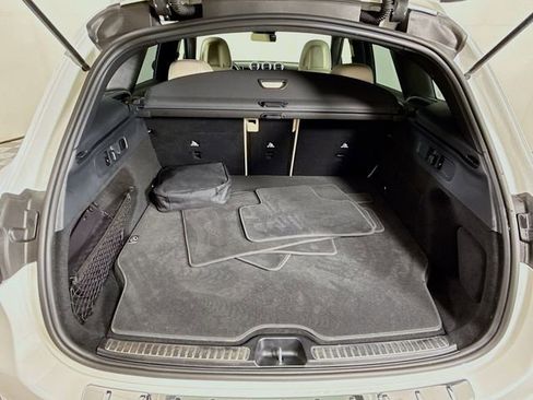 Used 2025 Mercedes-Benz GLC 350e 4MATIC image 26