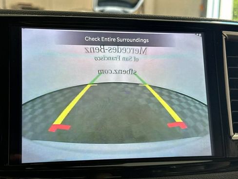 Used 2023 Chrysler Pacifica Touring-L FWD image 23