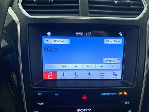 Used 2019 Ford Explorer Limited w/ Class III Trailer Tow Package image 7