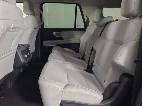 Used 2025 Ford Expedition Max Platinum image 19