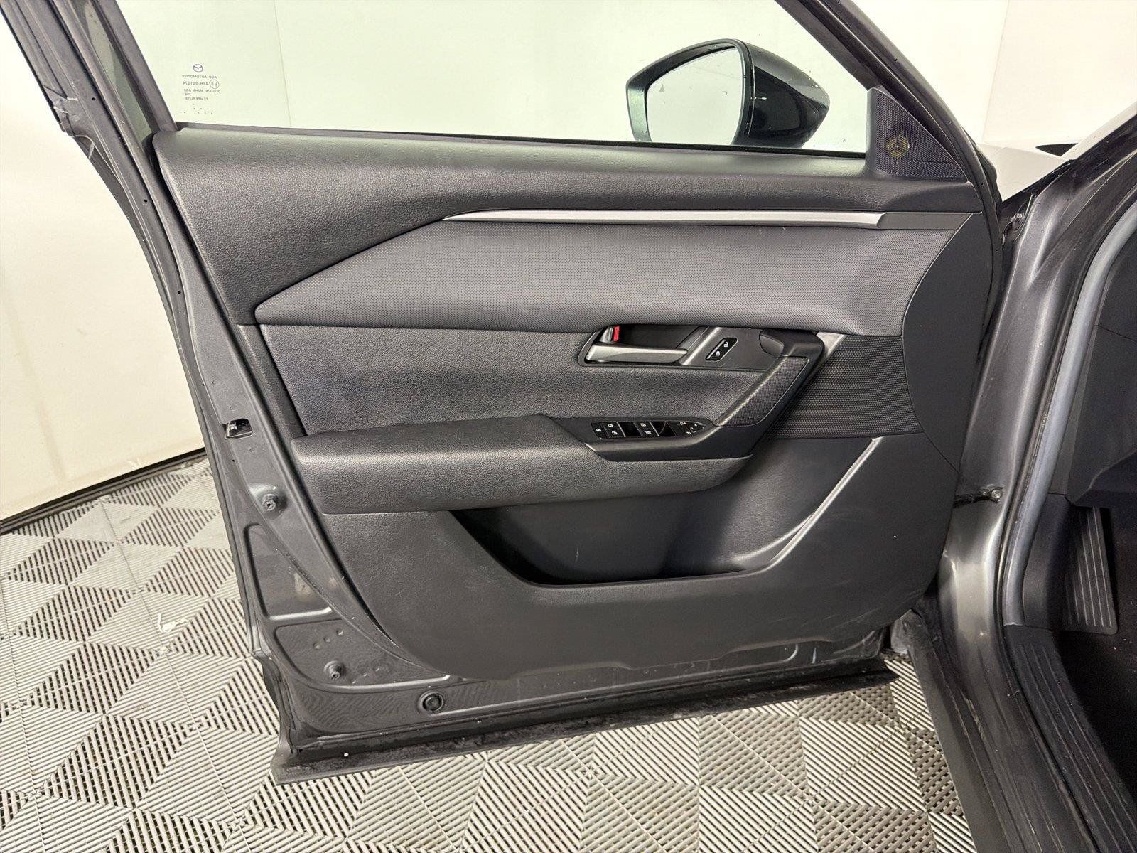 Used 2025 MAZDA CX-50 AWD 2.5 S w/ Preferred Package image 8