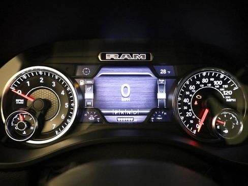 Used 2021 RAM 1500 Big Horn image 15