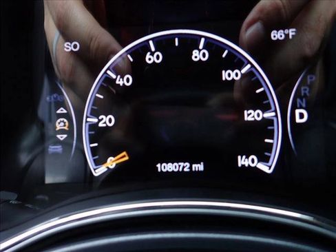 Used 2018 Jeep Grand Cherokee Altitude image 25