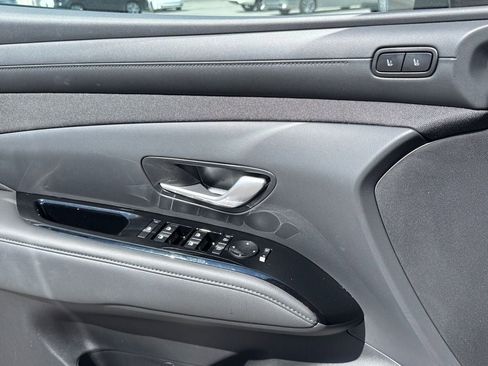 Used 2025 Hyundai Tucson Limited image 17