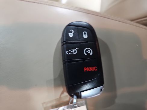 Used 2020 Jeep Grand Cherokee Limited w/ Trailer Tow Group IV RWD image 36
