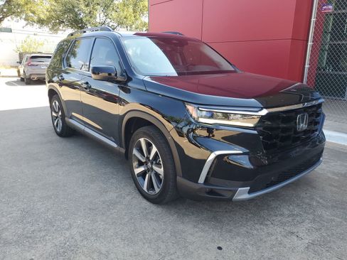 Used 2023 Honda Pilot Touring image 9