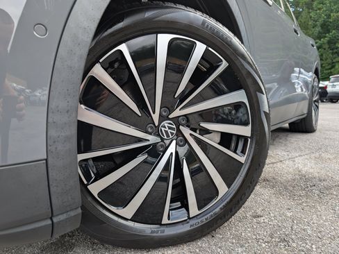 Used 2023 Volkswagen ID.4 Pro S Plus RWD image 34