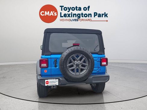 Used 2024 Jeep Wrangler Unlimited Sport AWD/4WD image 4