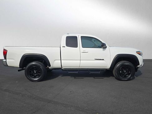 Used 2023 Toyota Tacoma SR5 image 2