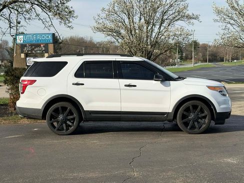 Used 2014 Ford Explorer XLT w/ Equipment Group 201A AWD/4WD image 3