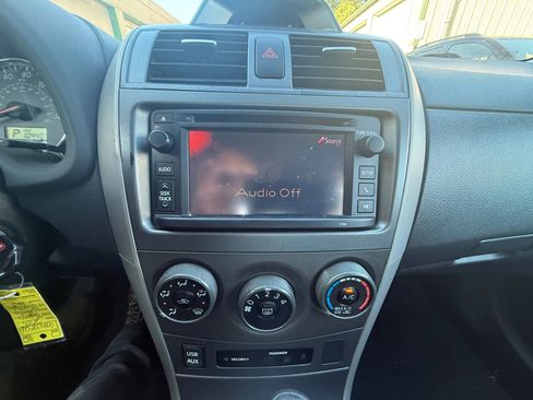 Used 2013 Toyota Corolla L image 19