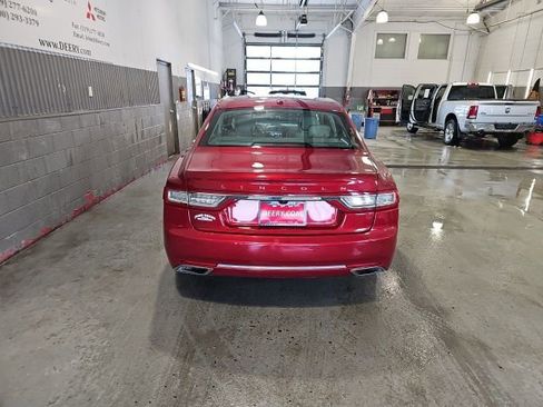 Used 2017 Lincoln Continental Premiere image 4