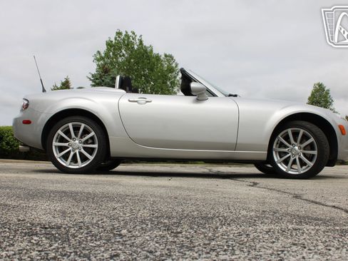 Used 2007 MAZDA MX-5 Miata Touring RWD image 32