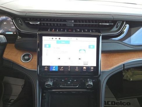 Used 2022 Jeep Grand Cherokee Summit AWD/4WD image 69