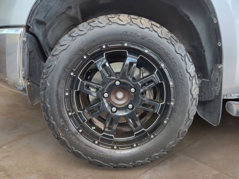 Used 2014 Toyota Tundra SR5 w/ SR5 Upgrade Package RWD image 25