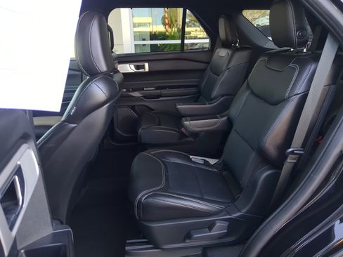 Used 2020 Ford Explorer ST w/ ST Street Pack image 18