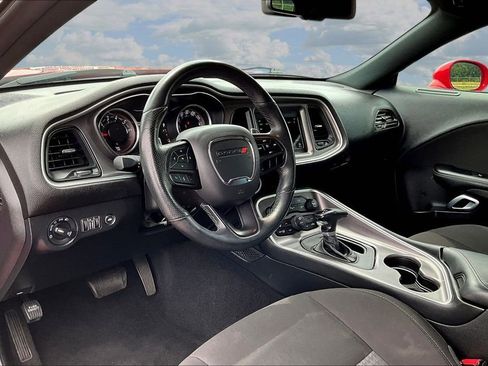 Used 2022 Dodge Challenger GT RWD image 18