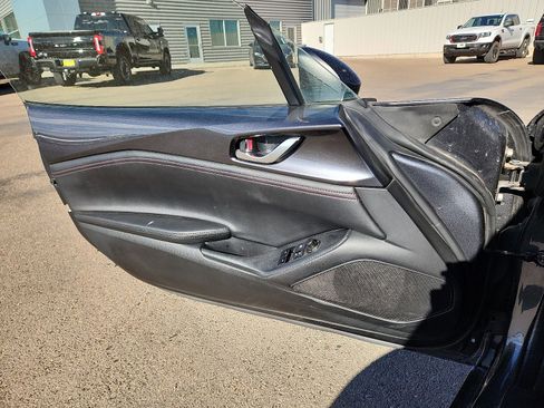 Used 2017 MAZDA MX-5 Miata Club image 10
