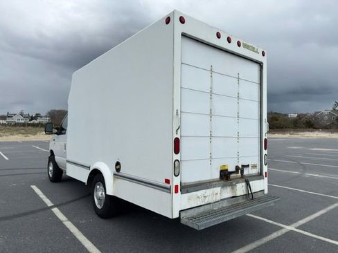 Used 2016 Ford E-350 and Econoline 350 Super Duty w/ Power Windows & Locks Group RWD image 7