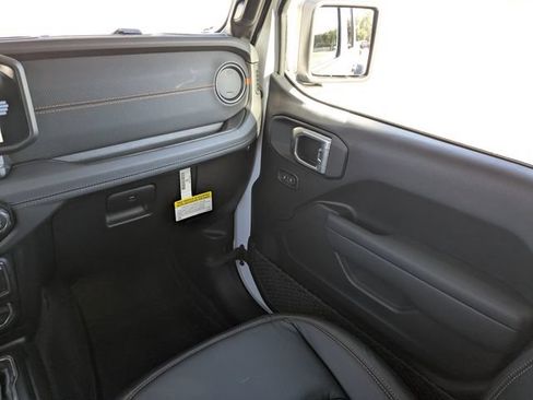 New 2026 Jeep Gladiator Mojave AWD/4WD image 18