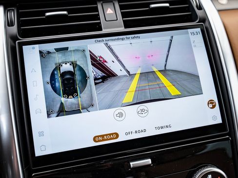 New 2026 Land Rover Discovery Limited Edition image 29