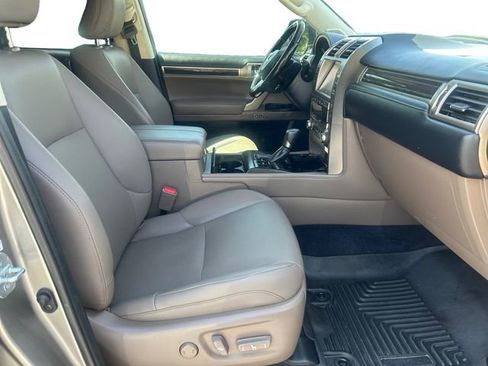 Used 2021 Lexus GX 460 Premium w/ Accessory Package AWD/4WD image 17