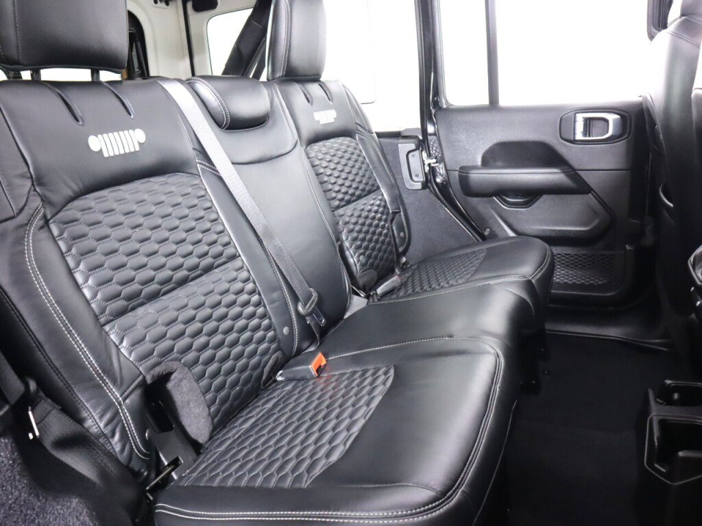 Used 2022 Jeep Wrangler Unlimited Sahara w/ Safety Group AWD/4WD image 44