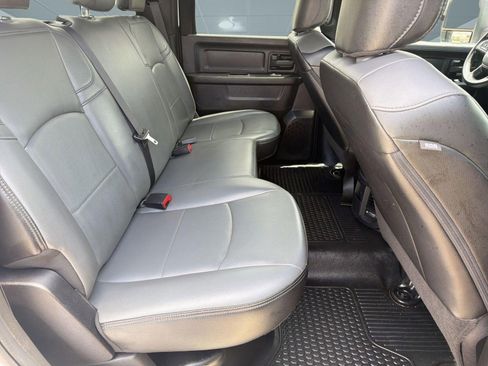 Used 2024 RAM 2500 Tradesman w/ Chrome Appearance Group image 28