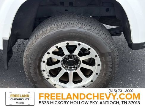Used 2024 Chevrolet Colorado W/T w/ WT Convenience Package II RWD image 11