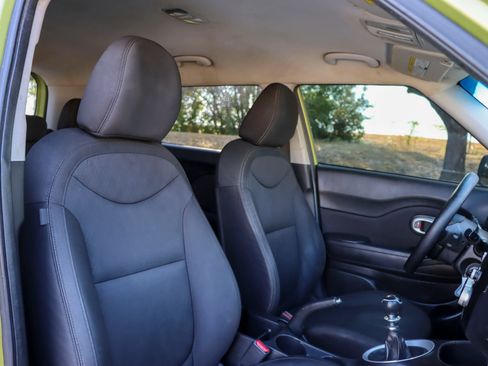 Used 2016 Kia Soul FWD image 20