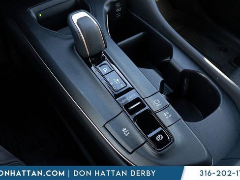 Used 2023 Toyota Crown XLE image 11