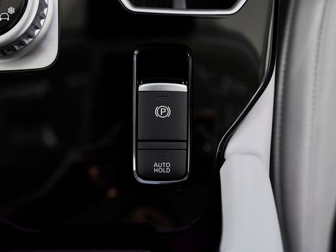 Used 2025 Mitsubishi Outlander SE image 42