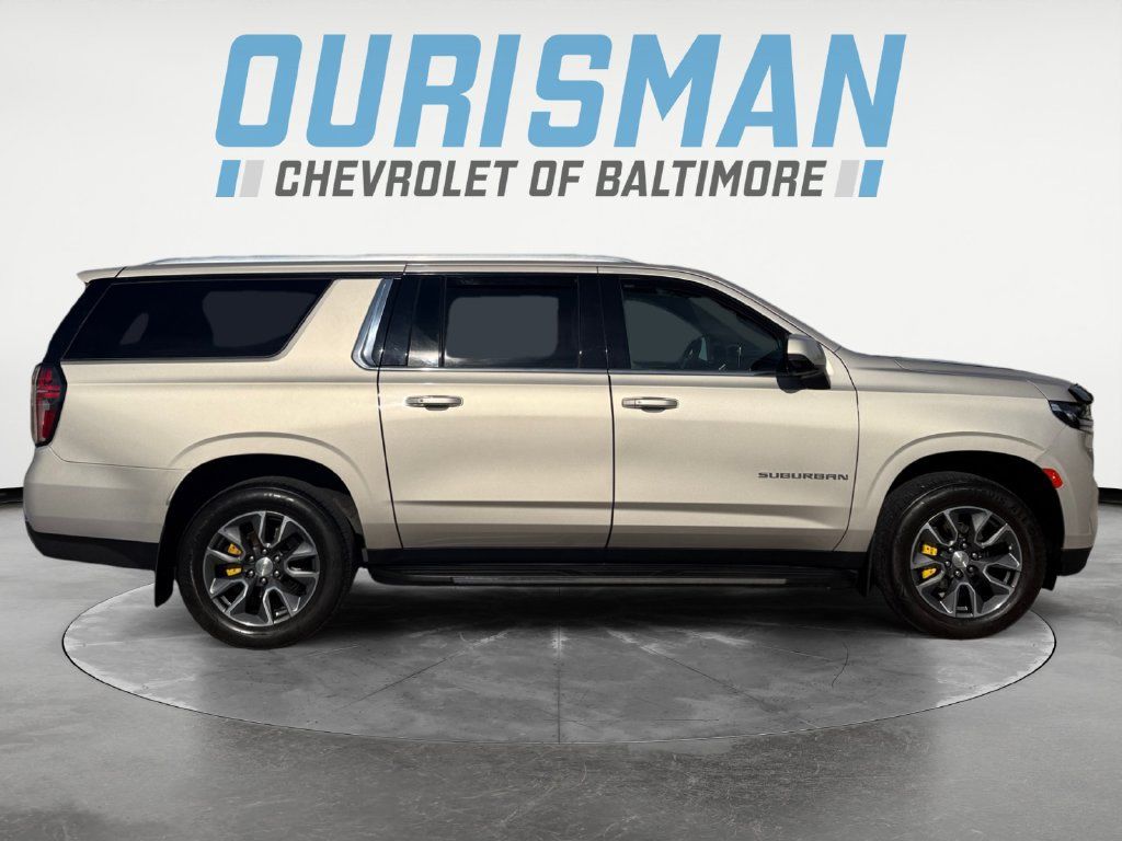 Used 2021 Chevrolet Suburban LT w/ LT Signature Package AWD/4WD image 7