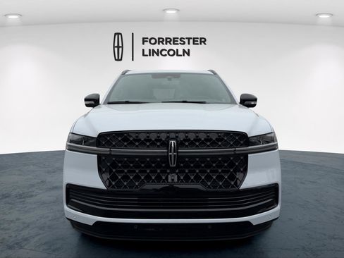 New 2026 Lincoln Navigator Reserve AWD/4WD image 8