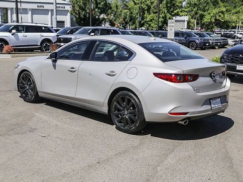 Used 2022 MAZDA MAZDA3 s AWD/4WD image 2