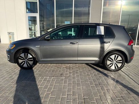 Used 2019 Volkswagen e-Golf SEL Premium image 3