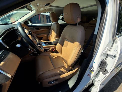 Used 2022 Jaguar F-PACE S AWD/4WD image 19