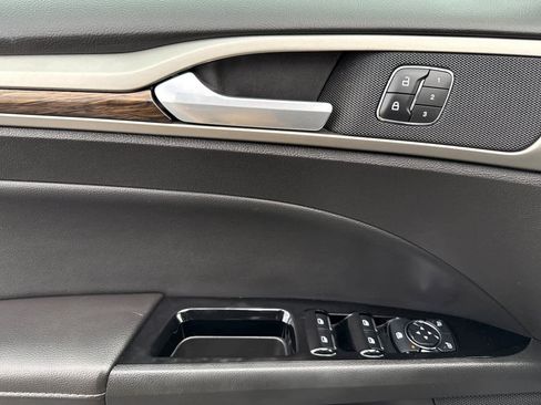 Used 2013 Ford Fusion SE image 11