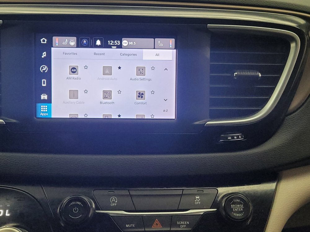 Used 2022 Chrysler Voyager LX FWD image 25