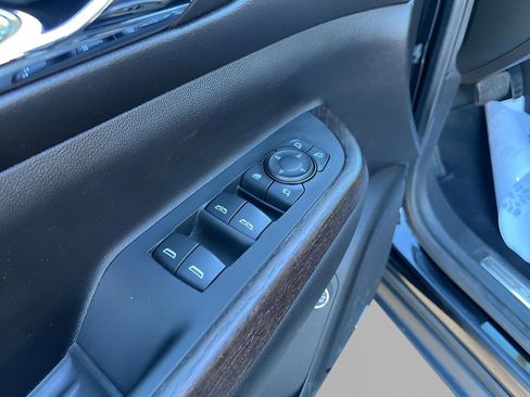 Used 2022 GMC Acadia Denali w/ Denali Ultimate Package image 19