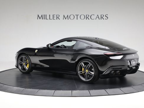 Certified 2022 Ferrari Roma RWD image 4
