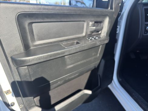 Used 2018 RAM 1500 Express w/ Express Value Package image 26