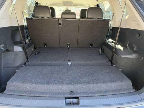 Used 2024 Volkswagen Tiguan SE image 10