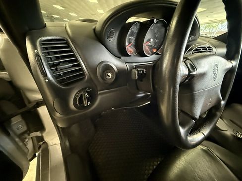 Used 1999 Porsche Boxster RWD image 19