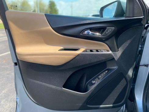 Used 2023 Chevrolet Equinox Premier image 19