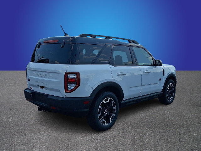 Used 2022 Ford Bronco Sport Outer Banks w/ Tech Package AWD/4WD image 4